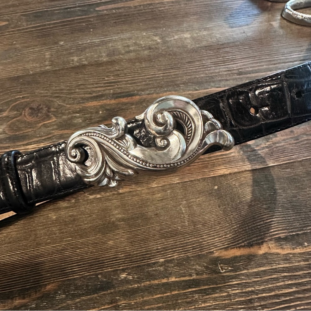 Brighton Black and Silver Baroque Accent